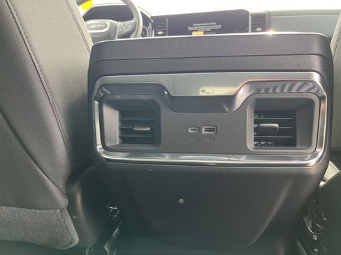 New 2026 GMC Sierra 1500 Elevation image 22