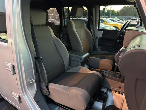 Used 2007 Jeep Wrangler Unlimited X RWD image 28