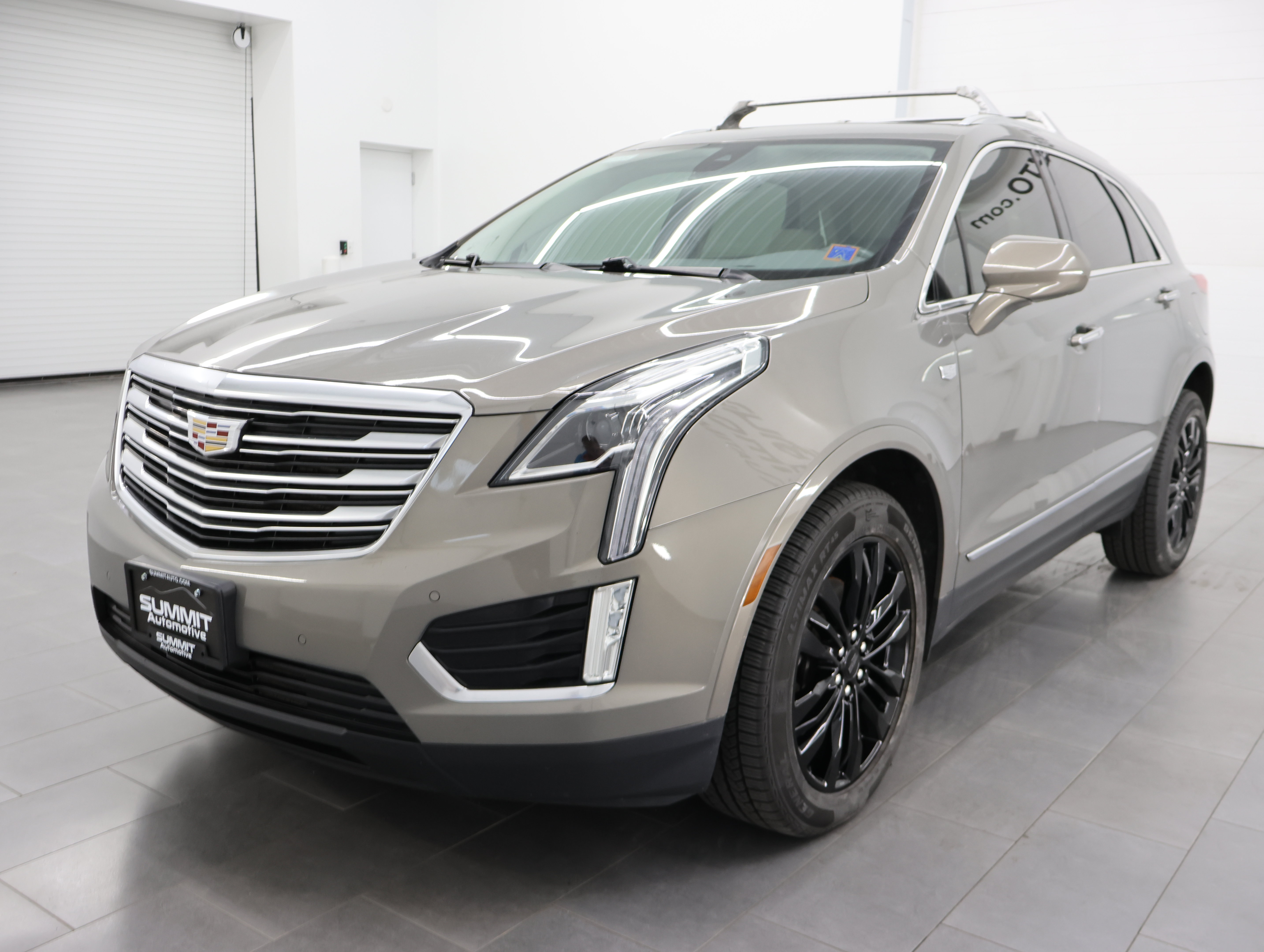Used 2017 Cadillac XT5 Premium Luxury AWD/4WD image 7
