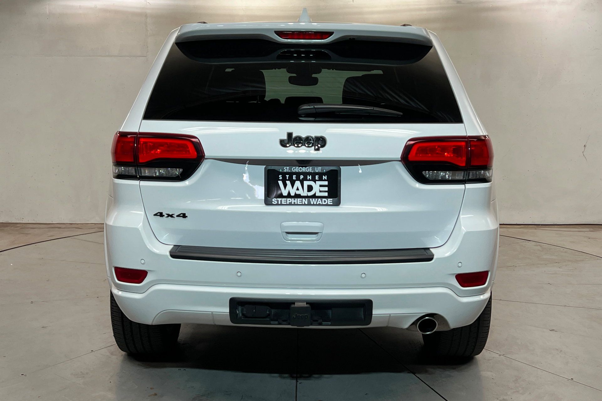 Certified 2022 Jeep Grand Cherokee Laredo X AWD/4WD image 4