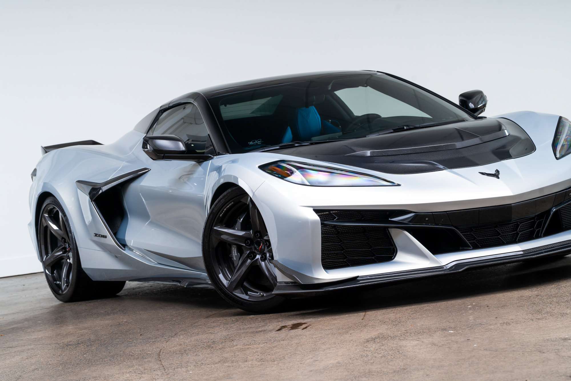 Used 2023 Chevrolet Corvette Z06 w/ Stealth Interior Trim Package RWD image 2