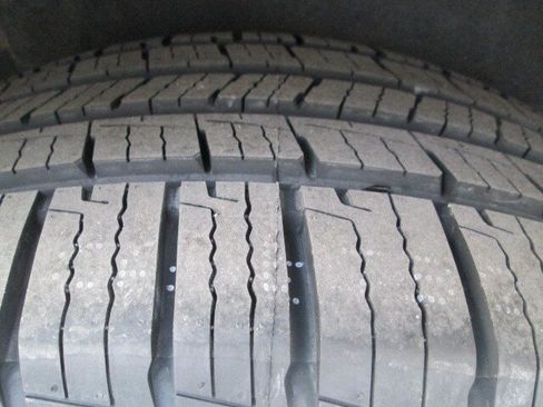Used 2024 Ford Expedition Max Limited AWD/4WD image 9
