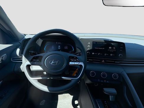 New 2026 Hyundai Elantra SE FWD image 21