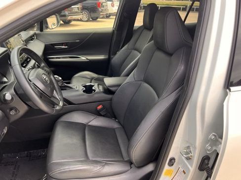 Used 2022 Toyota Venza XLE AWD/4WD image 21