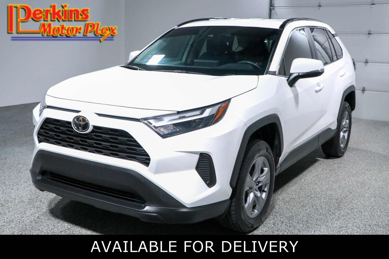 Used 2022 Toyota RAV4 XLE FWD image 1