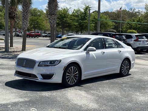 Used 2019 Lincoln MKZ Reserve FWD image 11