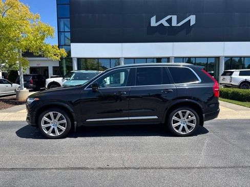 Used 2017 Volvo XC90 T6 Inscription w/ Vision Package AWD/4WD image 2