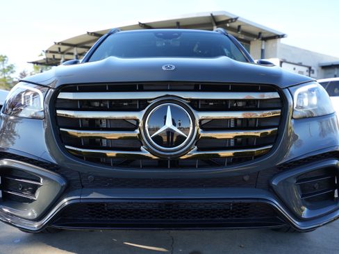 New 2026 Mercedes-Benz GLS 450 4MATIC image 10