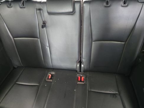 Used 2021 Toyota Highlander XLE AWD/4WD image 18