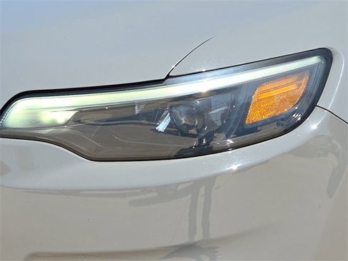 Used 2021 Jeep Cherokee Latitude Lux w/ Trailer Tow Group image 4