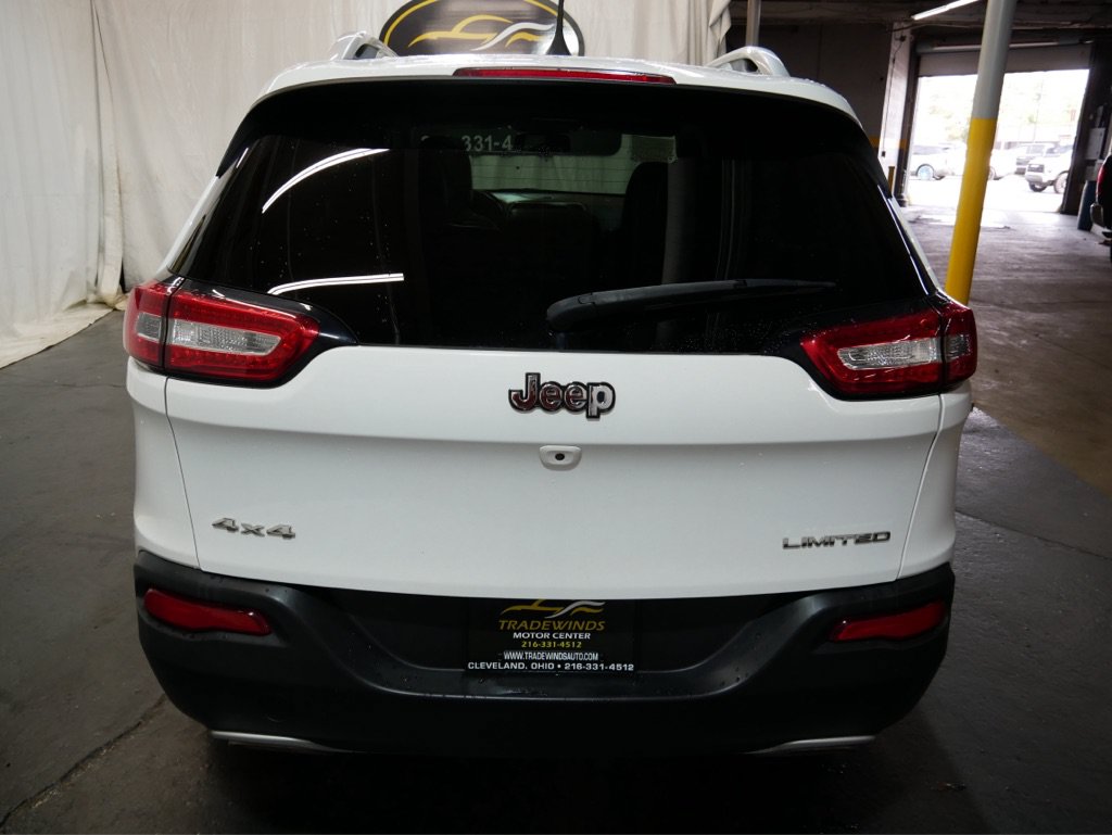 Used 2019 Jeep Cherokee Latitude Plus w/ Comfort/Convenience Group AWD/4WD image 41