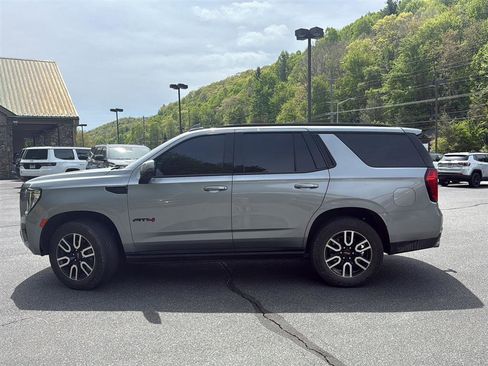 Used 2024 GMC Yukon AT4 w/ AT4 Premium Plus Package AWD/4WD image 5