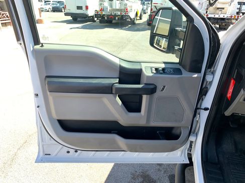 Used 2018 Ford F350 XL w/ Power Equipment Group AWD/4WD image 9