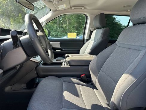 Used 2025 Ford Expedition Max Active AWD/4WD image 41