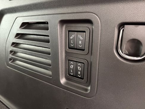 New 2026 Chevrolet Traverse RS image 33