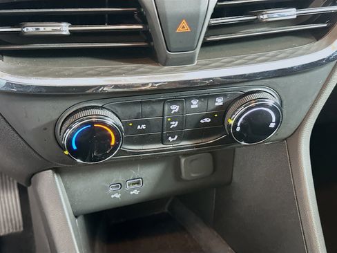 Used 2025 Buick Encore GX Preferred image 24