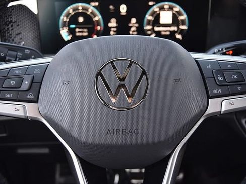 New 2026 Volkswagen Tiguan SE R-Line AWD/4WD image 18