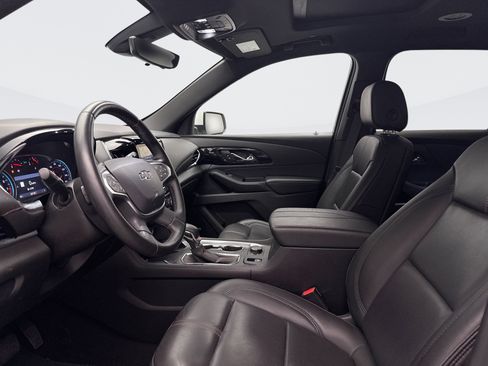 Used 2023 Chevrolet Traverse RS AWD/4WD image 9