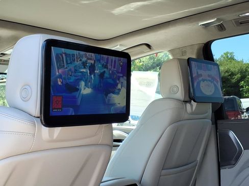 Used 2024 Cadillac Escalade ESV Sport Platinum AWD/4WD image 13