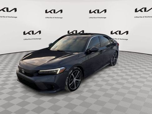 Used 2023 Honda Civic Touring image 4