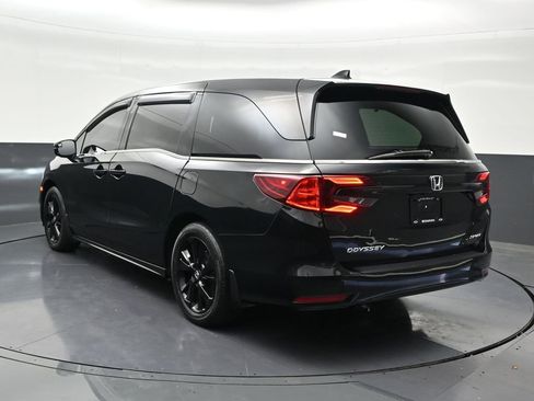 Used 2024 Honda Odyssey Sport image 3