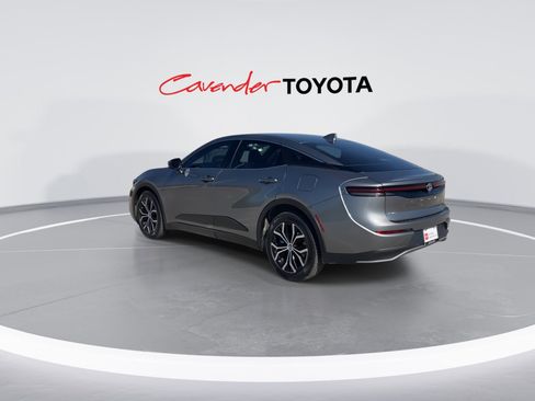 Used 2023 Toyota Crown XLE image 6