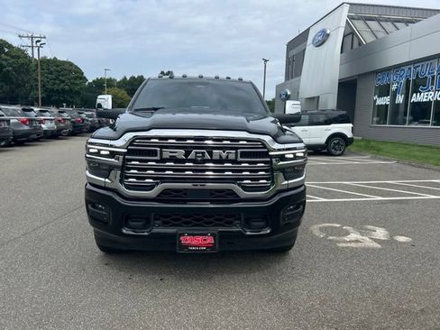 Used 2025 RAM 2500 Limited AWD/4WD image 2