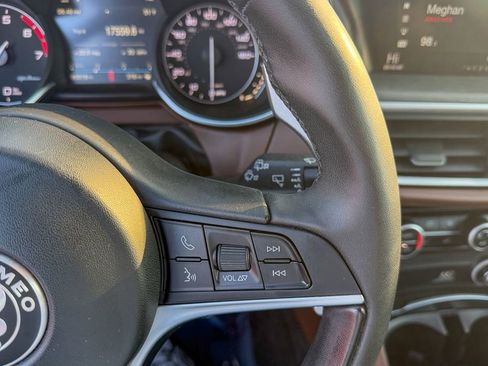 Used 2019 Alfa Romeo Stelvio Ti image 18