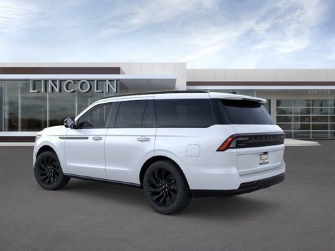 New 2026 Lincoln Navigator Reserve AWD/4WD image 4