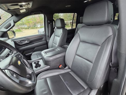 Used 2024 Chevrolet Suburban LT image 14