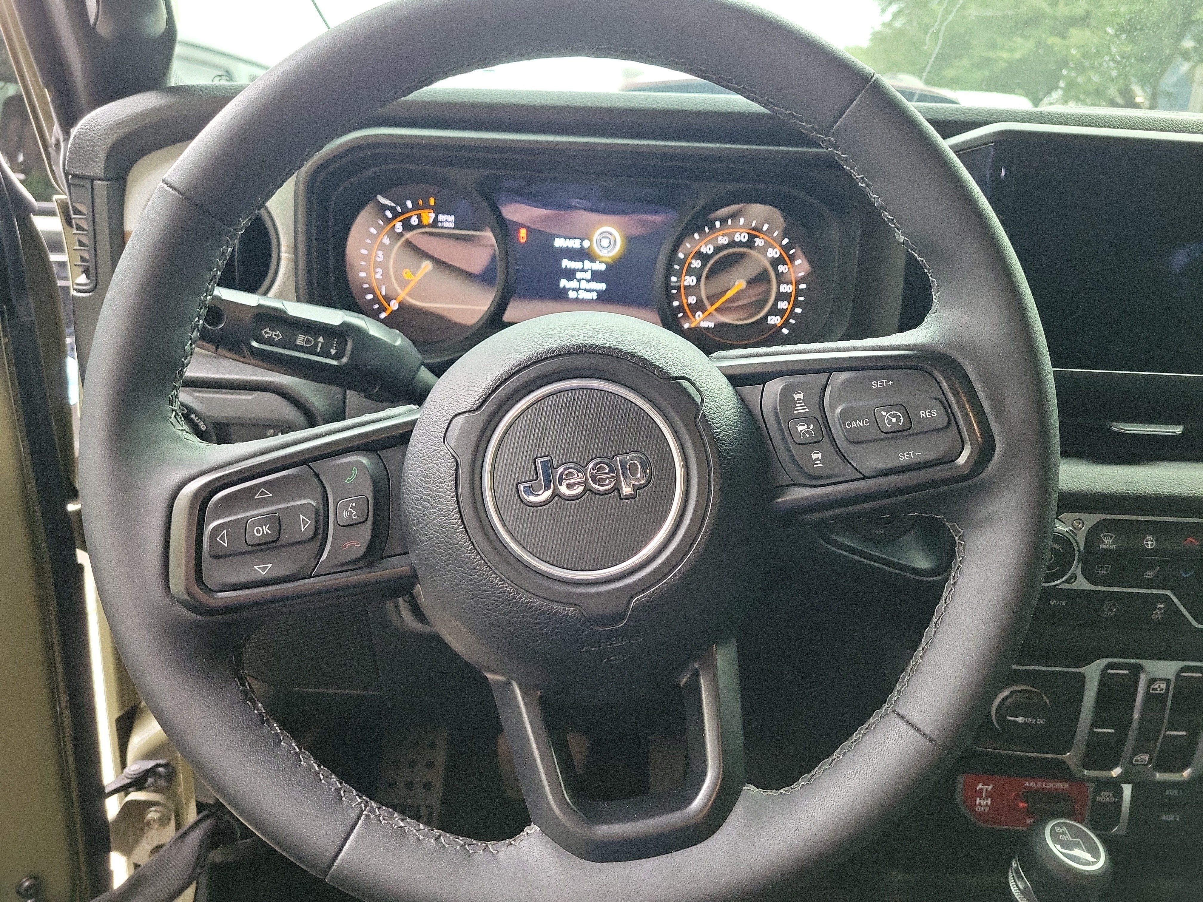 Used 2025 Jeep Gladiator Sport AWD/4WD image 19