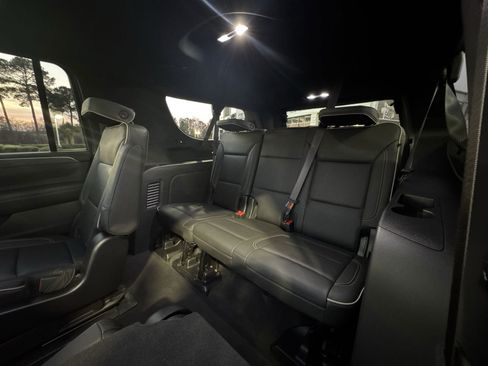 Used 2022 GMC Yukon XL SLT w/ SLT Premium Package image 33