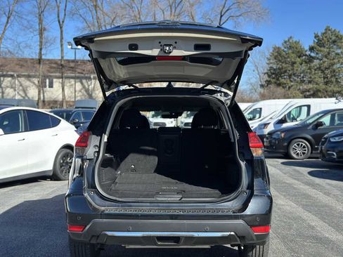 Used 2019 Nissan Rogue SV image 25