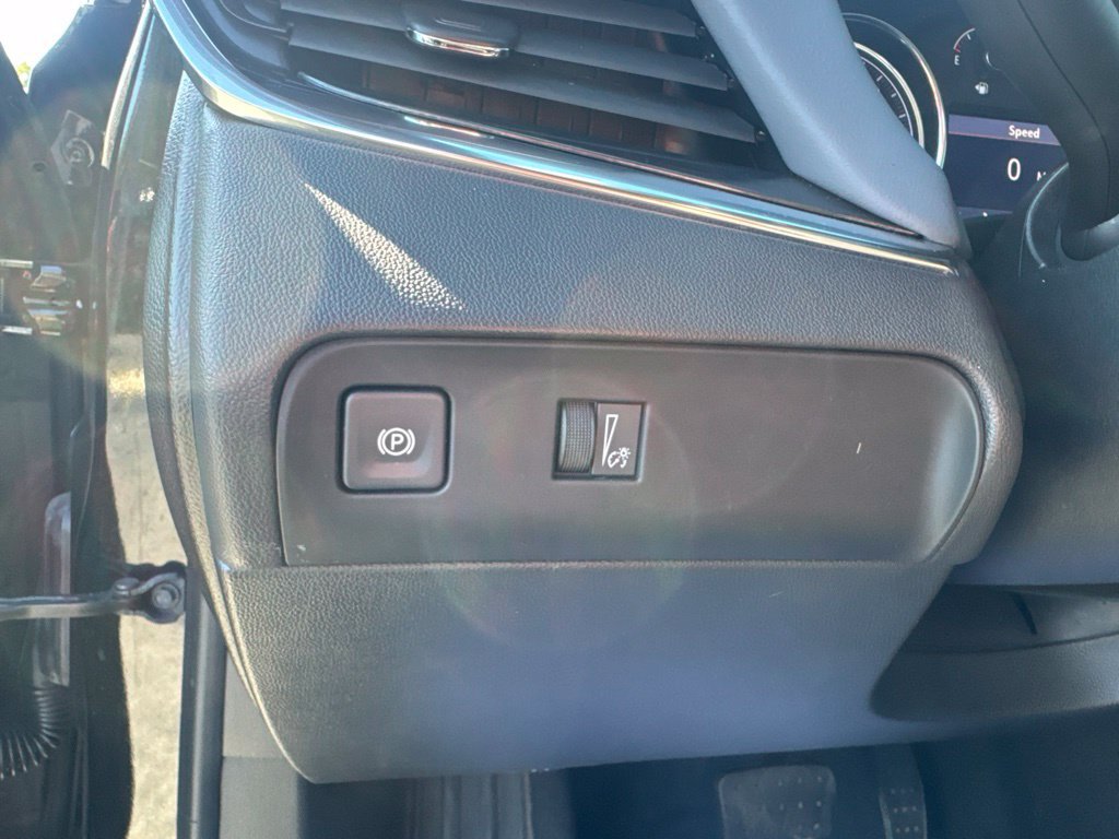 Used 2023 Buick Enclave Essence FWD image 32