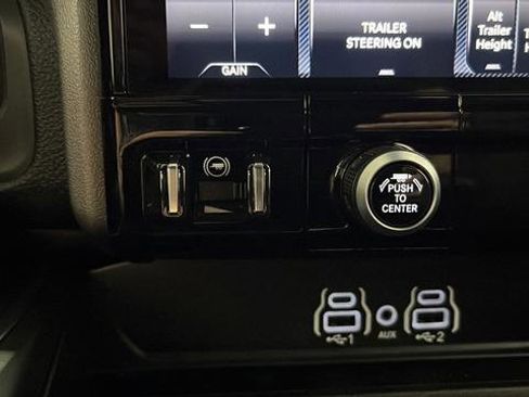 Used 2025 RAM 3500 Laramie AWD/4WD image 33