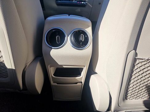 Used 2023 Mercedes-Benz GLB 250 GLB 250 image 31