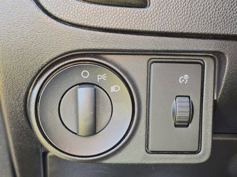 Used 2011 Ford Focus SE image 22