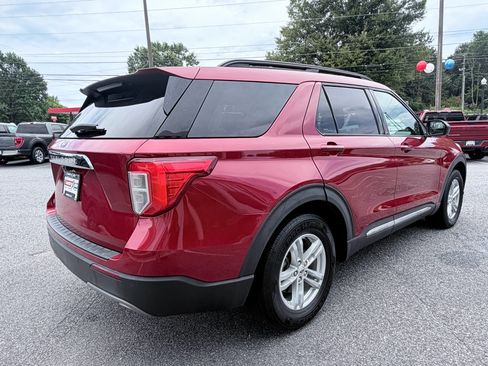 Used 2021 Ford Explorer XLT w/ Equipment Group 202A RWD image 6
