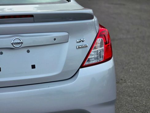 Used 2018 Nissan Versa SV w/ SV Special Edition Package FWD image 11