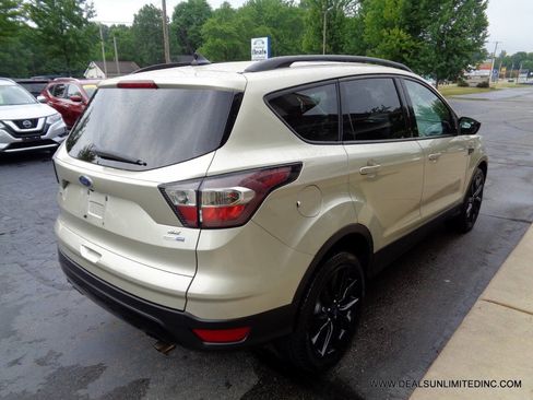 Used 2018 Ford Escape SE w/ SE Sport Appearance Package AWD/4WD image 3