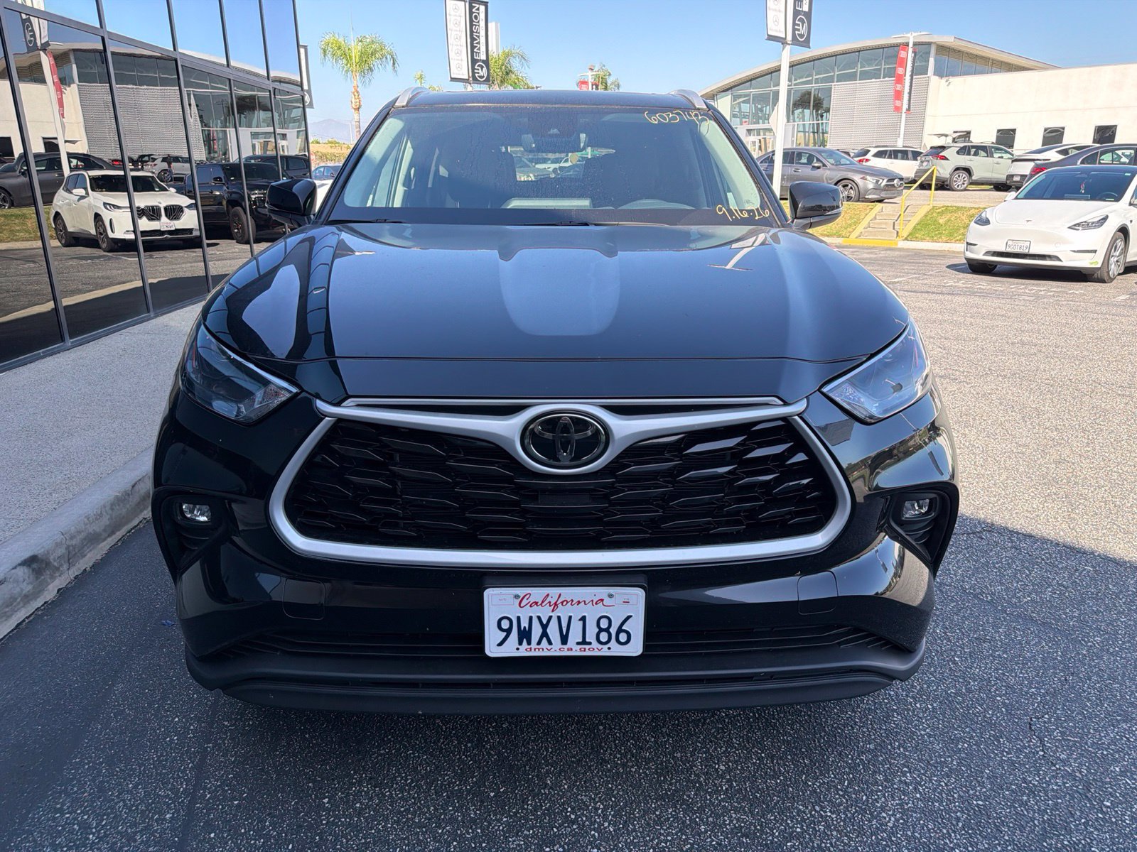 Used 2026 Toyota Highlander XLE AWD/4WD image 2