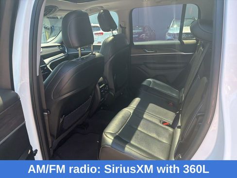 Used 2023 Jeep Grand Cherokee Limited AWD/4WD image 18