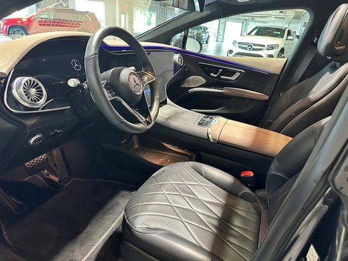 Used 2023 Mercedes-Benz EQS 580 4MATIC Sedan w/ Exclusive Trim Package image 7