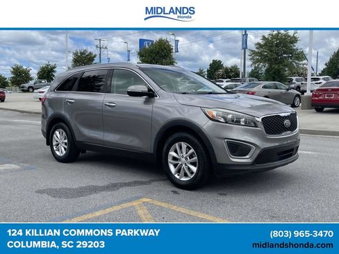 Used 2017 Kia Sorento FWD w/ LX Convenience Package image 1