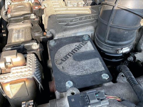 Used 2016 Nissan Titan SL AWD/4WD image 35