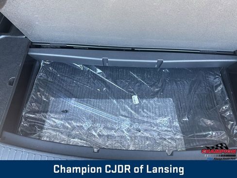 Used 2023 Ford Explorer XLT w/ Equipment Group 202A image 15