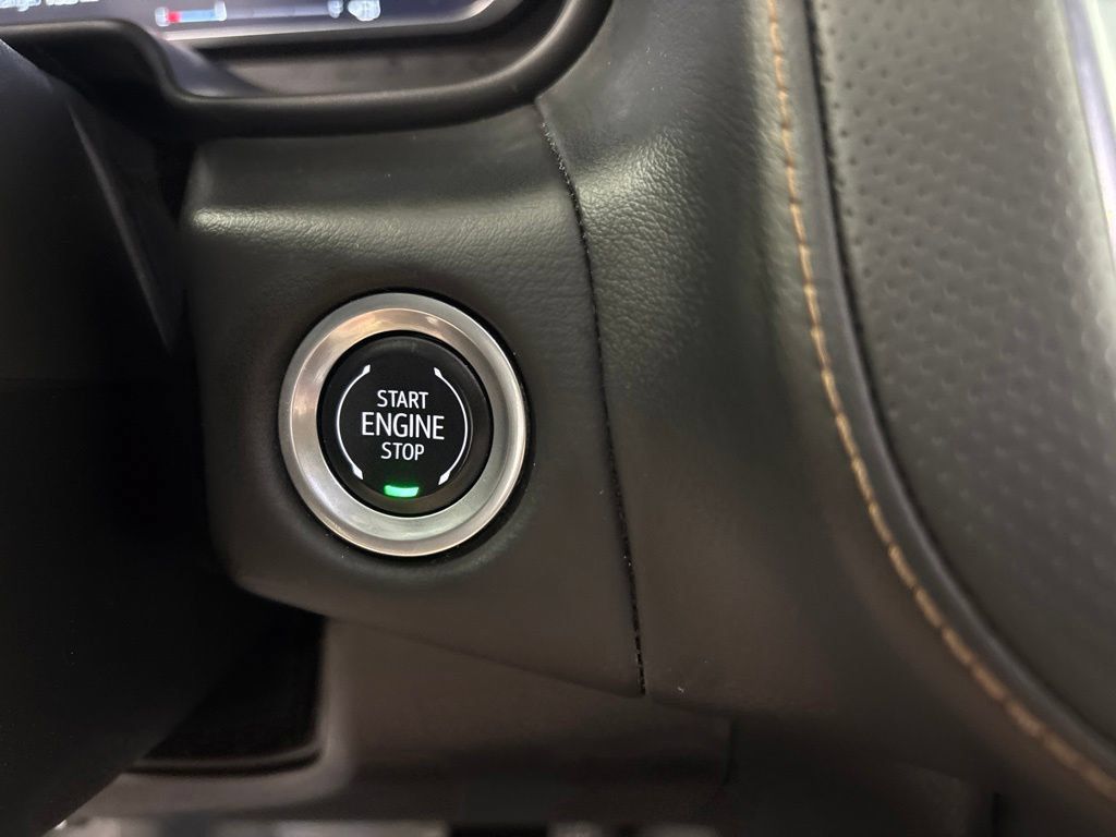Used 2024 GMC Yukon AT4 w/ Technology Package AWD/4WD image 26