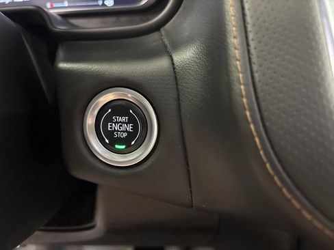 Used 2024 GMC Yukon AT4 w/ Technology Package AWD/4WD image 26