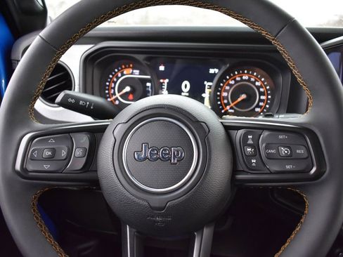 Used 2024 Jeep Wrangler Willys image 16