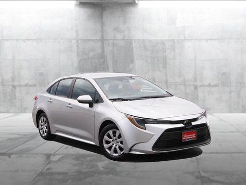 Used 2024 Toyota Corolla LE FWD image 2